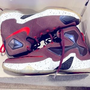 Lebron XIII - Nike Basketball Sneakers